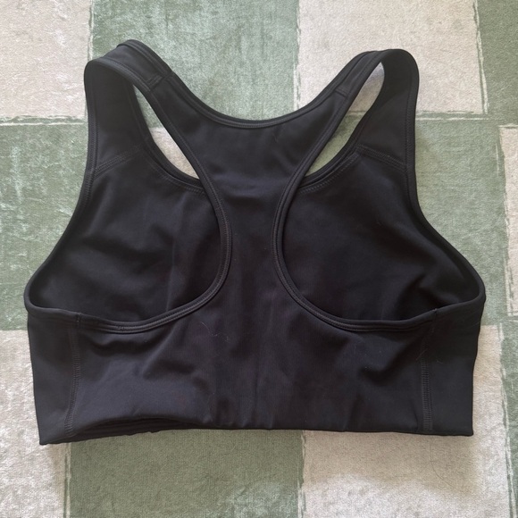 Nike Dri Fit Black Sports Bra Size Medium - Picture 2 of 3